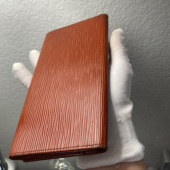 EUC, Auth Louis Vuitton Cipango Gold Long Epi Leather, Vintage - Picture 13 of 14